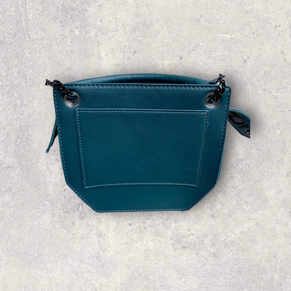 โ๐๐๐๐ผ * ๐๐๐๐ป Teal Purse - Picture 4 of 4